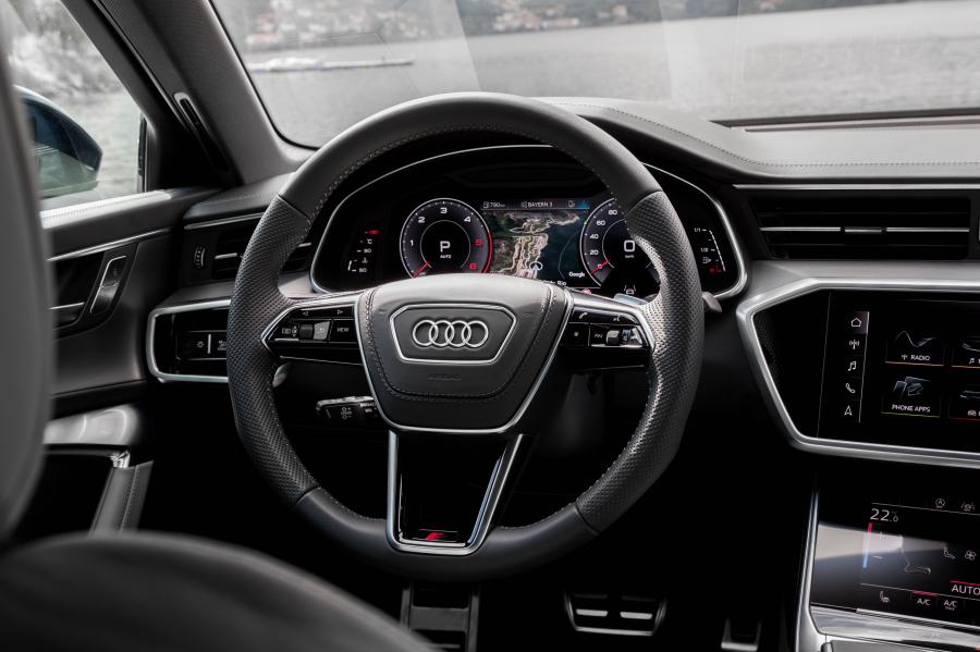 Панель приборов Audi A6 40 TDI Quattro (C8) 2018 года  (WW) (фото 5 из 24)